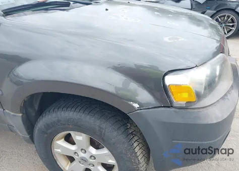 2005 Ford Escape Xlt z USA, uszkodzony, nr VIN 1FMYU93185DA12392